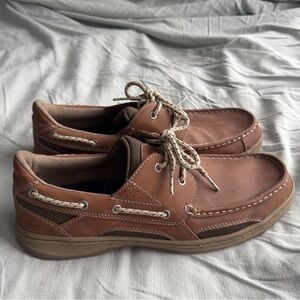 Men’s tan Khombu Newport slip on boat shoes size 10.5